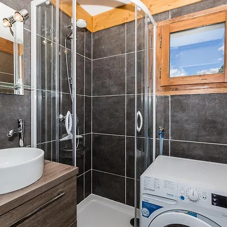 4 Pers. A Montchavin, Proche Pistes Et Commerces, Parking Gratuit - Fr-1-329-103 Апартаменты *