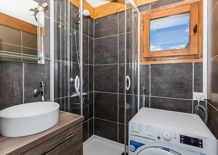 4 Pers. A Montchavin, Proche Pistes Et Commerces, Parking Gratuit - Fr-1-329-103 Апартаменты *